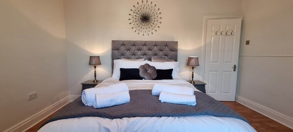 1 chambre, fer et planche à repasser, Wi-Fi, draps fournis