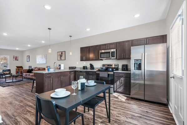 Interior - "Welcome to your jazzy abode! We're thrilled to have you as our guest in this 'A Touch of Jazz' inspired Airbnb. Step into the rhythm of your stay and let the smooth melodies surround you. Sleeps 6 (Clarksville)