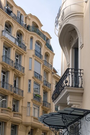 Fachada de la propiedad