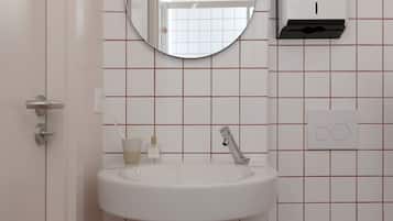 Standardværelse | Badeværelse | Bruser, hårtørrer, Sæbe, Toiletpapir