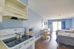 Apartment (0 Bedroom) | Interior - Studio Condo w/ Balcony in Sea Mist Resort (Myrtle Beach)