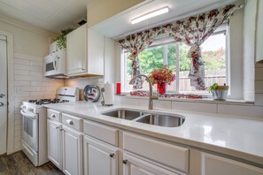 House (1 Bedroom) | Interior