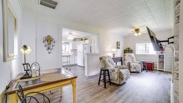 House (1 Bedroom) | Interior