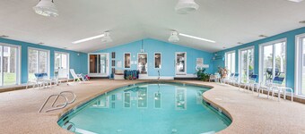 2 Mi to Drakes Island Beach: Condo w/ Indoor Pool!