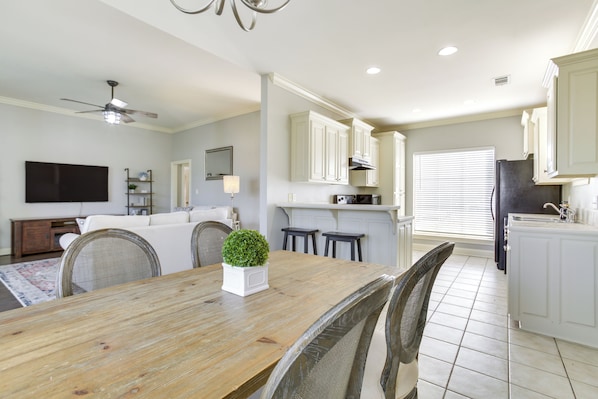 House (3 Bedrooms) | Interior