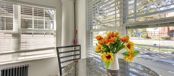Chic Newark Vacation Rental: 3 Mi to Airport!