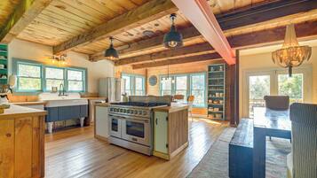 Rumah (5 Bedrooms) | Interior
