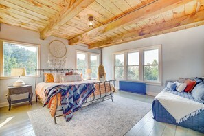 House (5 Bedrooms) | Interior