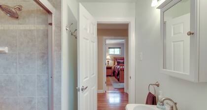 Royal Oak Home: 13 Mi to Downtown Detroit