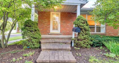 Royal Oak Home: 13 Mi to Downtown Detroit