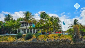 Fachada de la propiedad