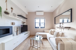 Apartment | Living area - The Ravenscourt Park Collection (London)