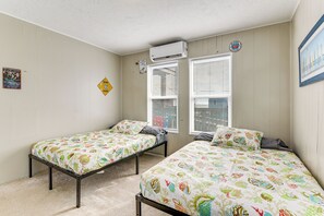 House (2 Bedrooms) | Interior - Ocean Views: Second-row Surfside Beach House (Freeport)