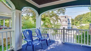 Unclassified image, 4 of 14, button - Walk to Syracuse Campus: Family-friendly Home! (Syracuse)