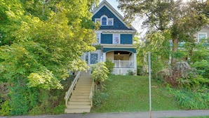 Unclassified image, 3 of 14, button - Walk to Syracuse Campus: Family-friendly Home! (Syracuse)