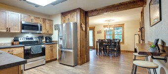 Woodruff Home w/ Lake Access & Pier, Near Town!