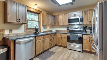 House (3 Bedrooms) | Front of property