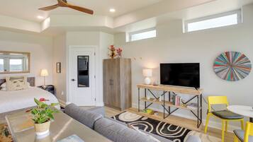 Apartment (0 Bedroom) | Interior