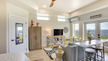 Apartment (0 Bedroom) | Interior