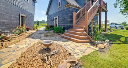 Lovely Lakefront Apartment w/ Boat Ramp Access