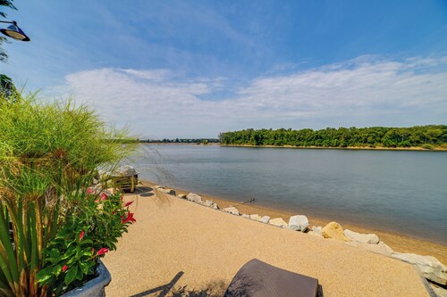 Lovely Lakefront Apartment w/ Boat Ramp Access