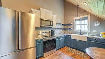 ุงูู
ูุดุฃุฉ ู
ู ุงูุฏุงุฎู