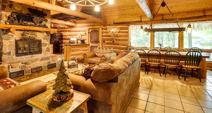 Versatile Bass Lake Cabin With Deck!