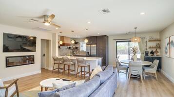 House (3 Bedrooms) | Interior