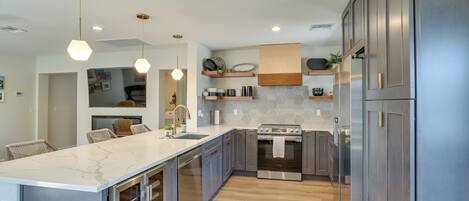 House (3 Bedrooms) | Interior