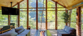 Riverfront West Virginia Cabin w/ Screened-in Deck