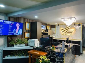 Reception - DE Hotel Phnom Penh  (Phnom Penh)