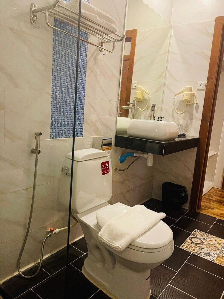 DE Hotel Phnom Penh by null