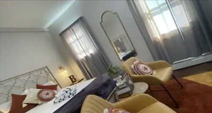 1 Modern 1 Bedroom suite in Queens near all!