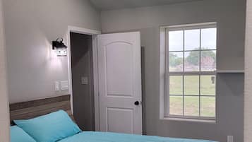 3 habitaciones, tabla de planchar con plancha, cuna de viaje y wifi