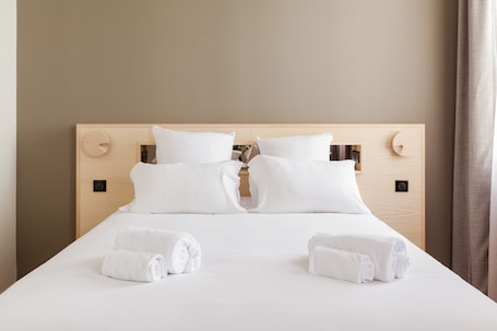 Superior Double Room | Hypo-allergenic bedding, desk, blackout drapes, iron/ironing board