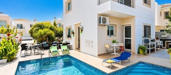 Villa Kalliopi - Four Bedroom Villa, Sleeps 8