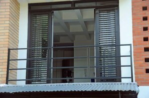 Exterior detail - American Apartment (Palmira)