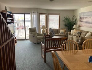 智能電視、DVD 播放機、書籍