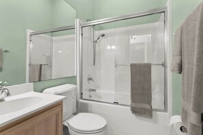 Bruser, hårtørrer, håndklæder