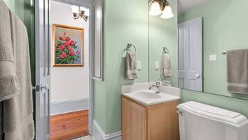 Dusche, Haartrockner, HandtĂŒcher