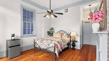 1 bedroom, desk, iron/ironing board, WiFi