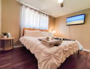 3 室のベッドルーム、アイロン / アイロン台、WiFi、ベッドシーツ