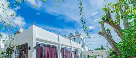 Fachada de la propiedad