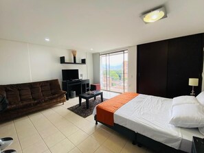1 bedroom, WiFi, bed sheets - Poblado Parque (Medellín)
