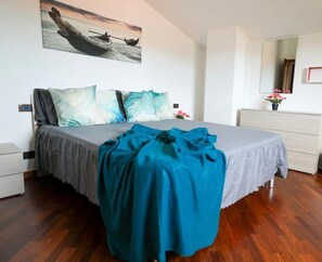 3 bedrooms, desk, soundproofing, iron/ironing board - VILLA DA VITTO (Grottammare)