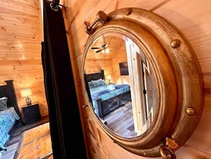4 Schlafzimmer, Schreibtisch, Bügeleisen/Bügelbrett, Reisekinderbett