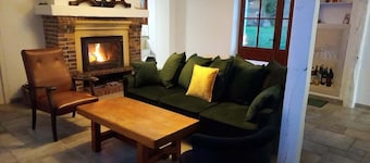 Rural Getaway: House 10 people, garden, fireplace