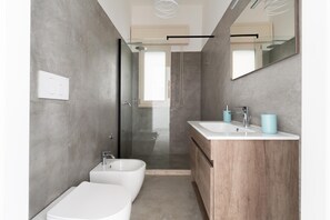 Apartment | Bathroom