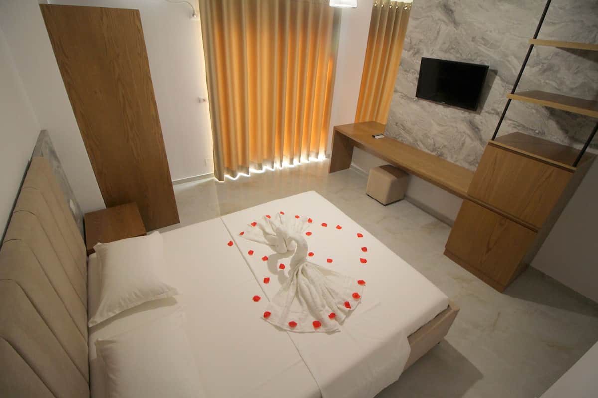 Deluxe Double Room, Balcony, Ground Floor | 1 bedroom, premium bedding, memory foam beds, individually decorated