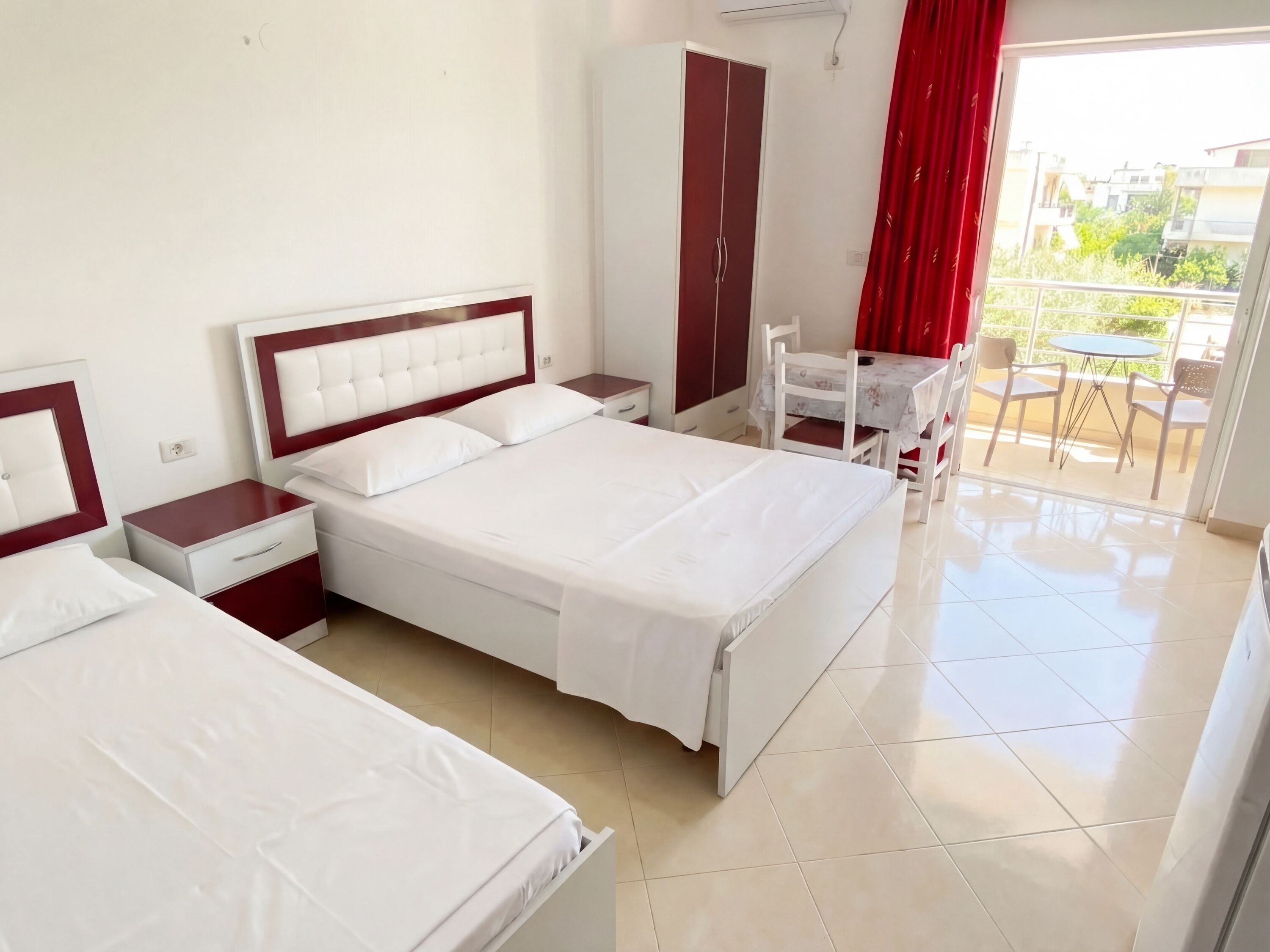 أغطية فراش متميزة وأسرّة بإسفنج يتكيف مع شكل الجسم